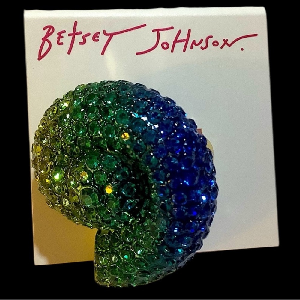 BETSEY JOHNSON Mermaid Jewels Conch or Snail Shell Stretch Ring Crystals NEW NWT